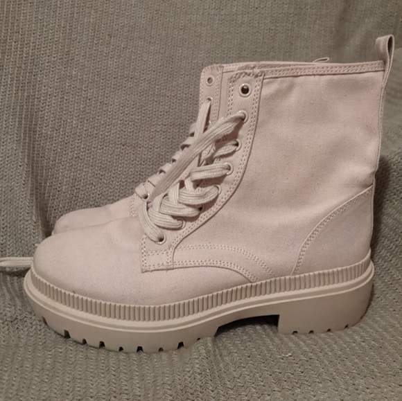 H&M Shoes - Beige Boots